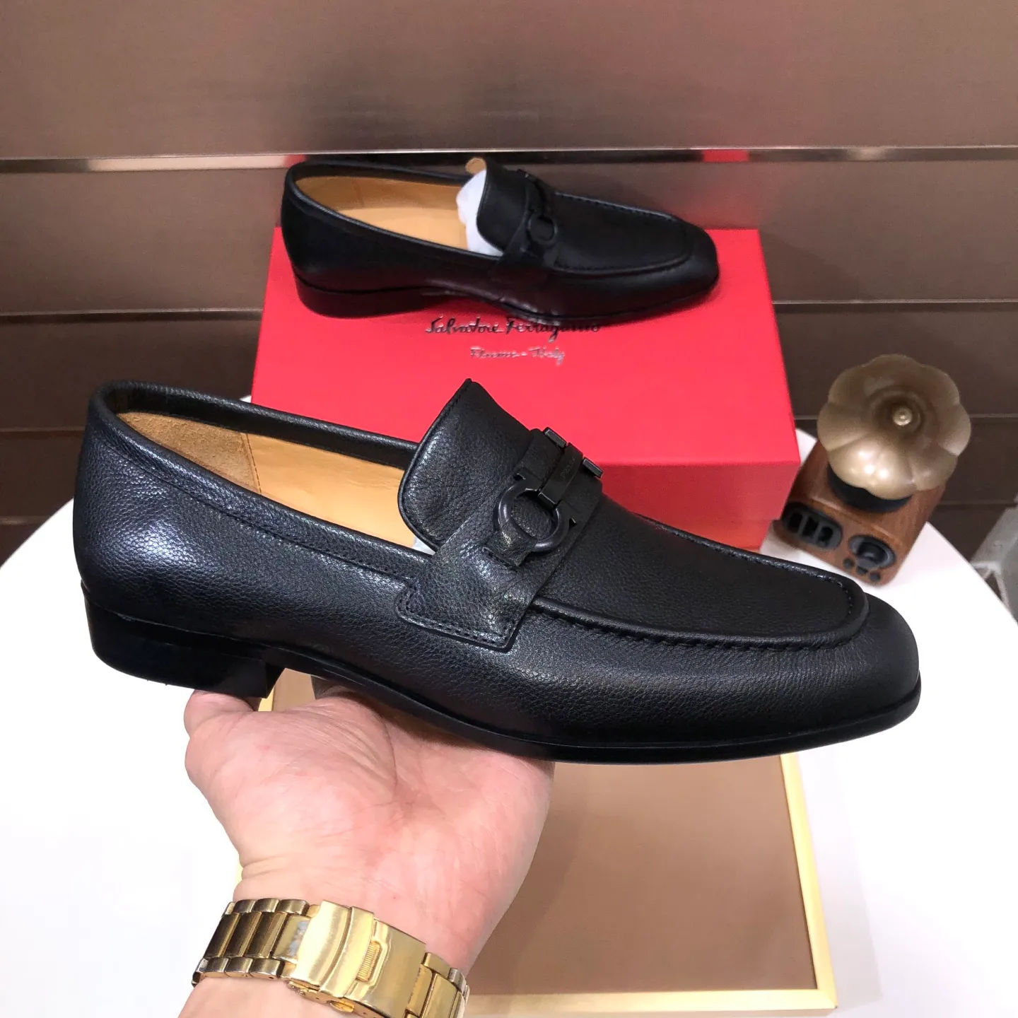 Men's shoes💰580💰【Ferragamo】Official website new product update👏High-quality casual shoes👟Imported first-layer calfskin with official website breathable printed fabric, comfortable and breathable, cowhide lining. Matching code: 38~44 (45 customized, non-refundable)